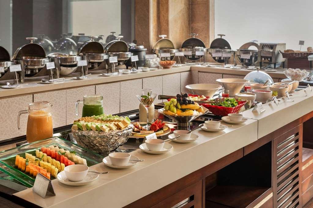 Ramada By Wyndham New Delhi Pitampura Delhi (National Capital Territory of India) Restaurante foto