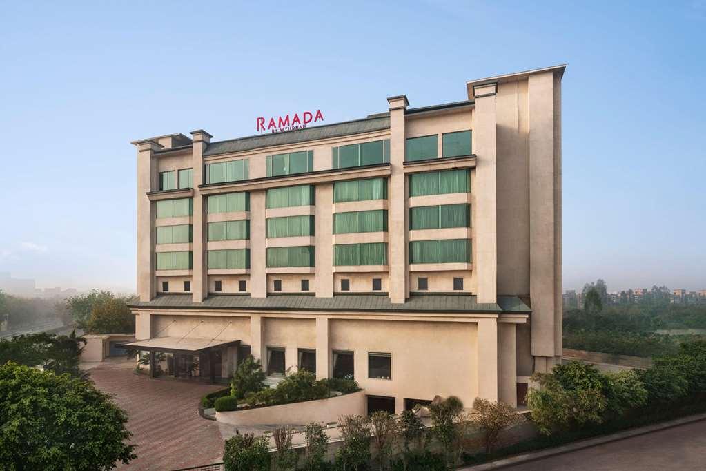 Ramada By Wyndham New Delhi Pitampura Delhi (National Capital Territory of India) Exterior foto